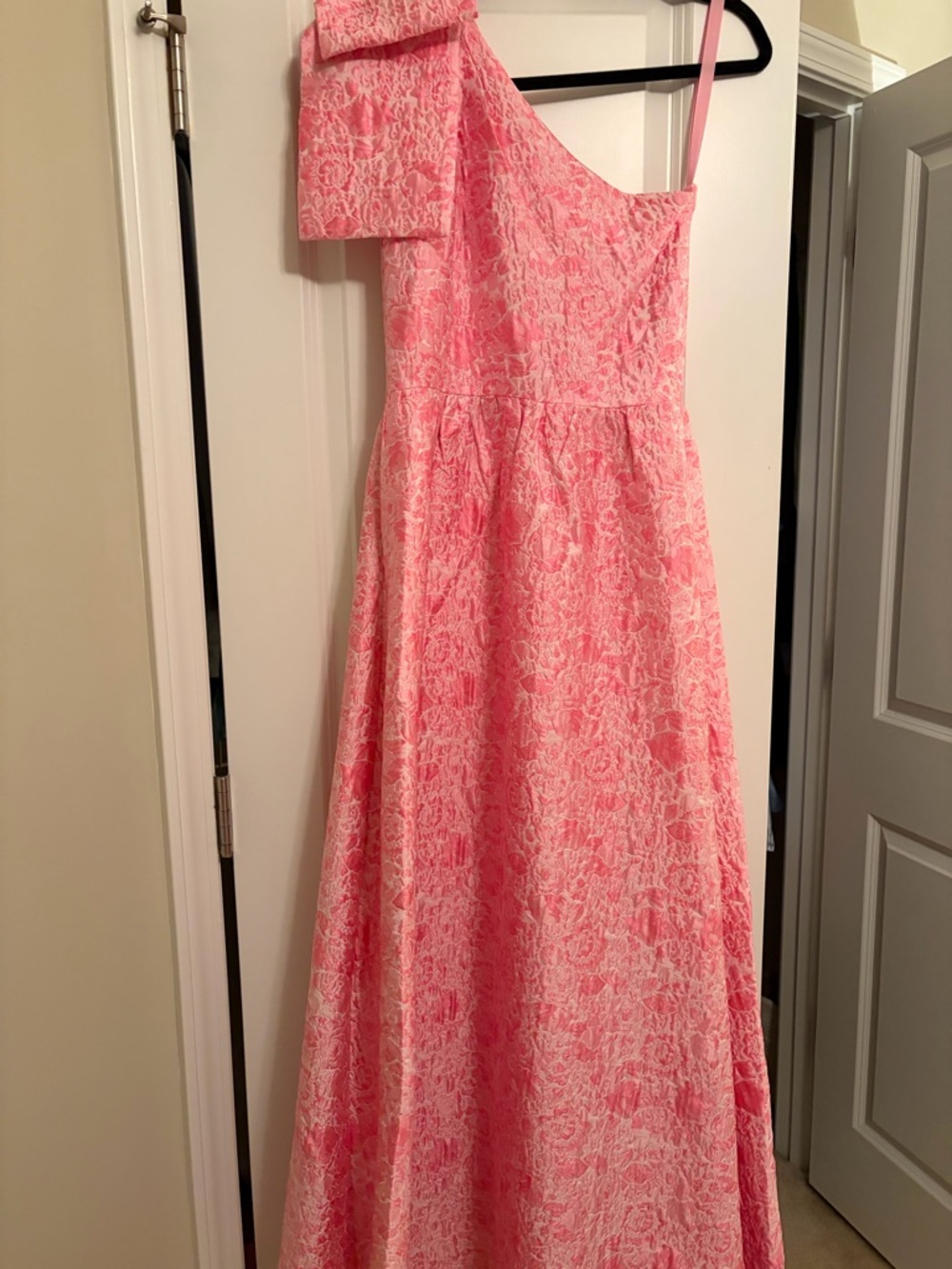 Pink One-Shoulder Maxi Dress with Bow Detail - Picture 4 of 6